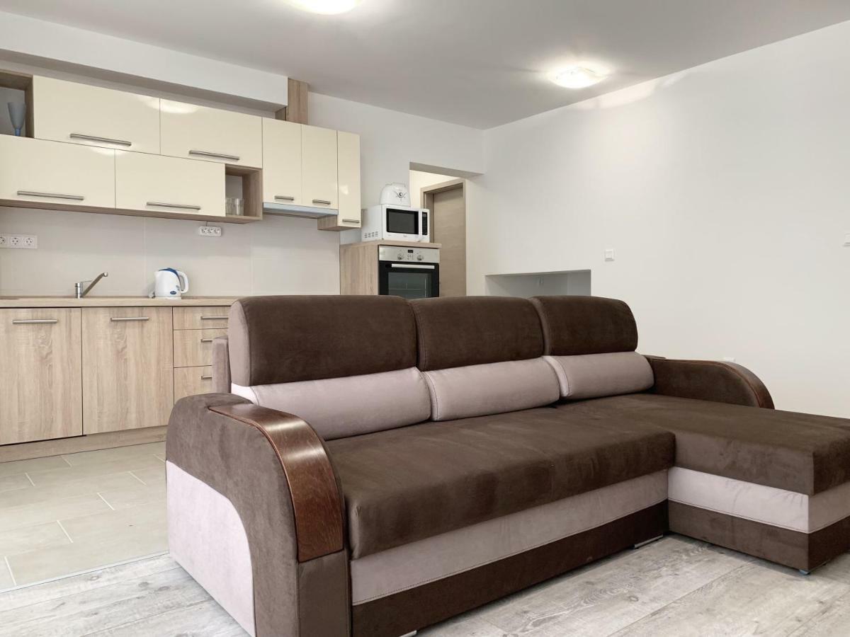 Exclusive Home - C. Apartman Печ Экстерьер фото