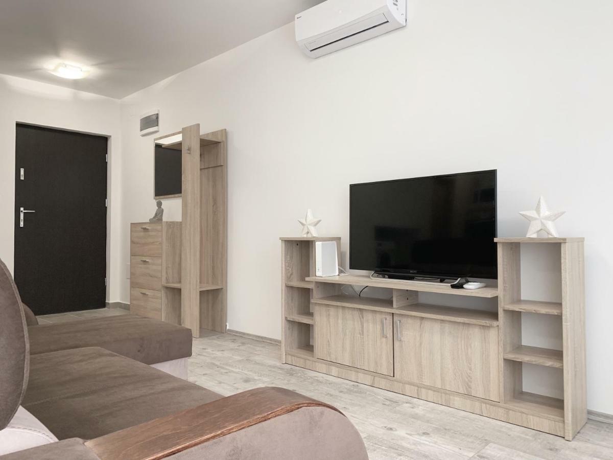 Exclusive Home - C. Apartman Печ Экстерьер фото